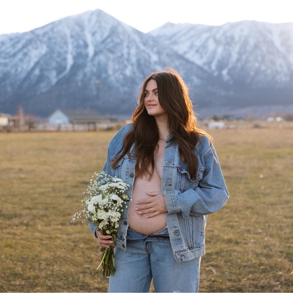 🌟MEET YOUR SELLER: MARISSA🌟 - Picture 3 of 6